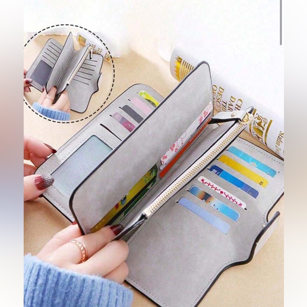 Stylish Gray Wallet with Card Slots